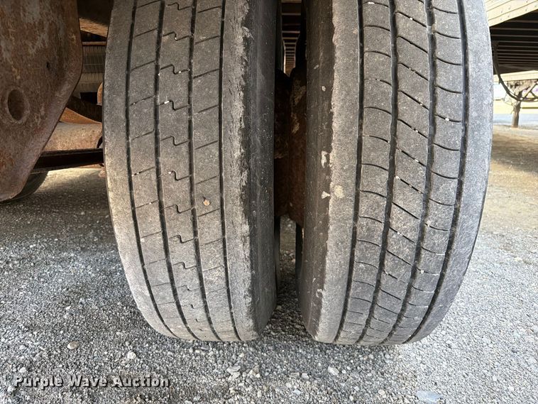 image for item YA5323 2004 Hyundai V12530152-AJS dry van trailer