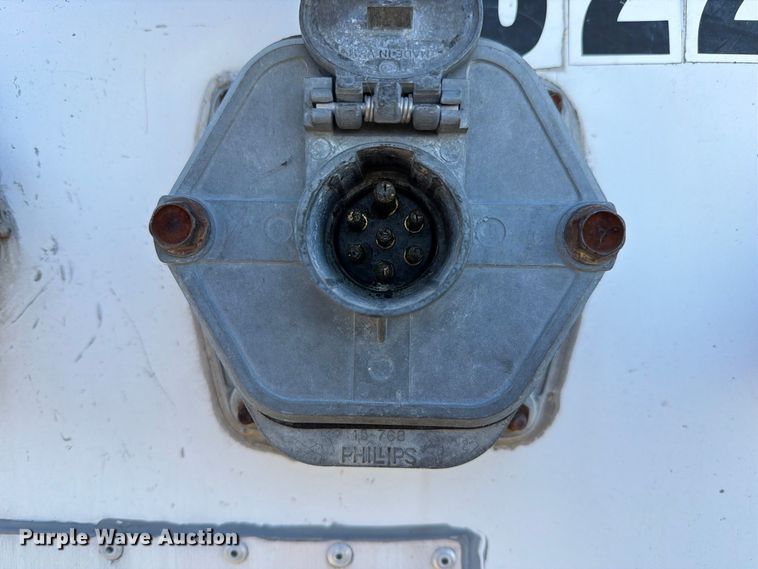 image for item YA5324 2004 Hyundai V12530152-AJS dry van trailer