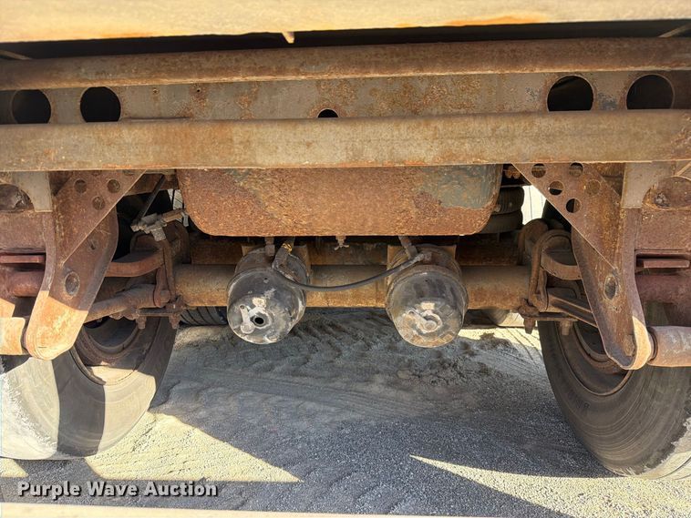 image for item YA5324 2004 Hyundai V12530152-AJS dry van trailer
