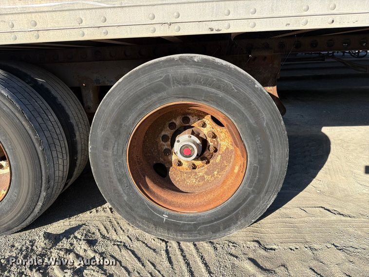 image for item YA5324 2004 Hyundai V12530152-AJS dry van trailer