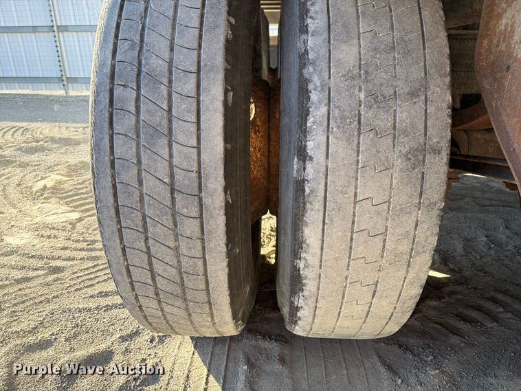 image for item YA5324 2004 Hyundai V12530152-AJS dry van trailer