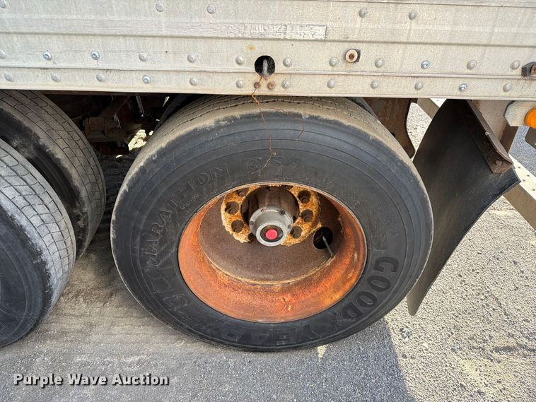 image for item YA5324 2004 Hyundai V12530152-AJS dry van trailer