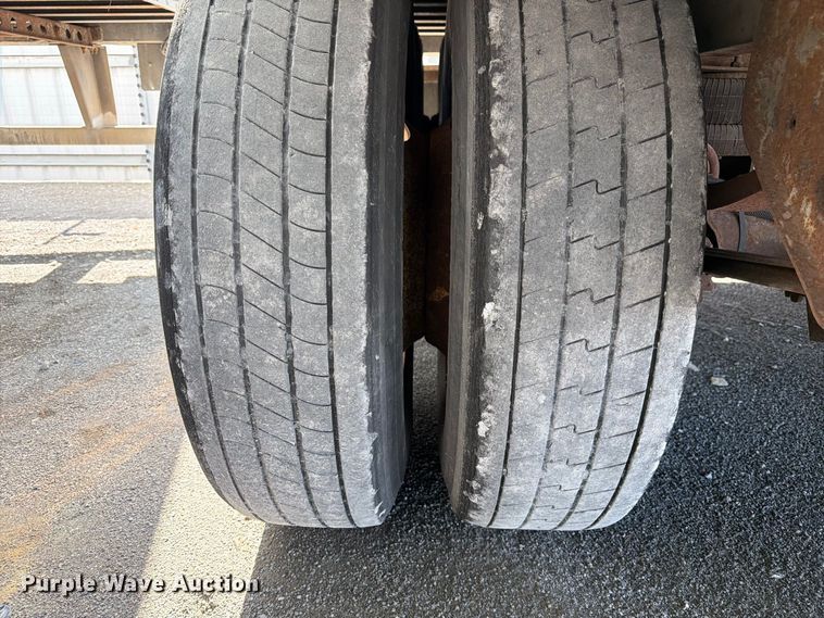 image for item YA5325 2004 Hyundai V12530152-AJS dry van trailer