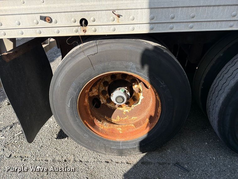 image for item YA5326 2004 Hyundai V12530152-AJS dry van trailer