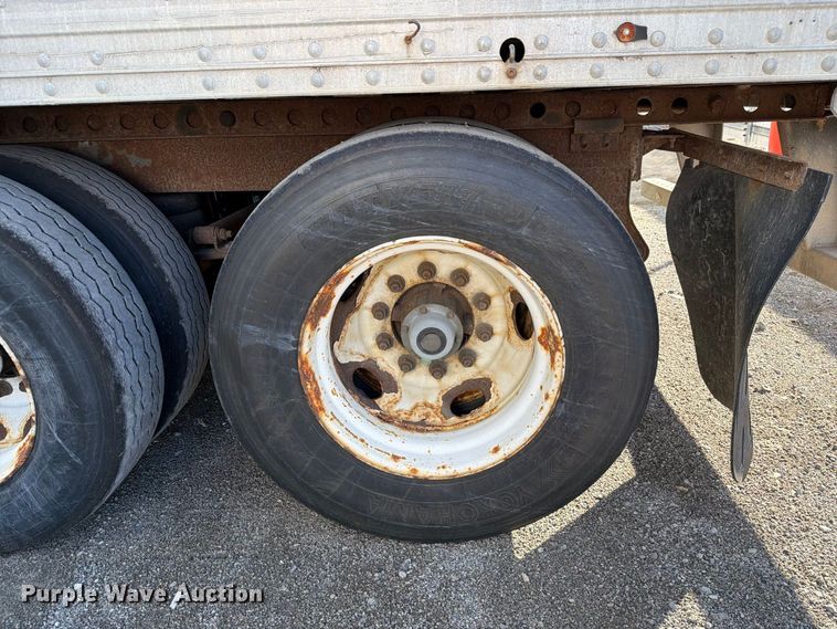 image for item YA5326 2004 Hyundai V12530152-AJS dry van trailer