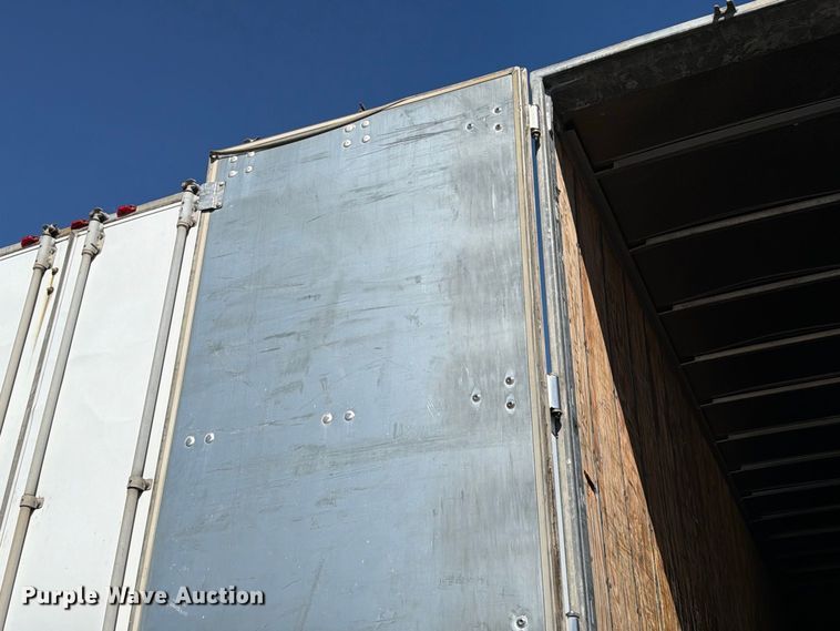 image for item YA5327 2004 Hyundai V12530152-AJS dry van trailer