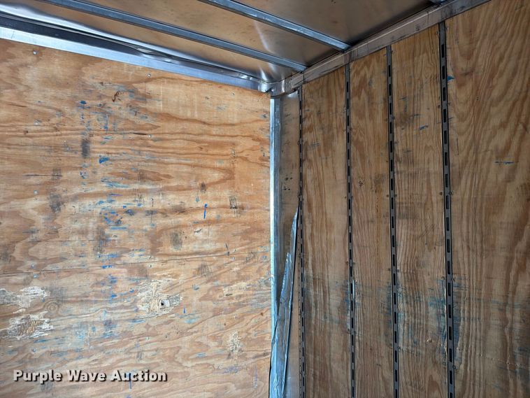 image for item YA5327 2004 Hyundai V12530152-AJS dry van trailer