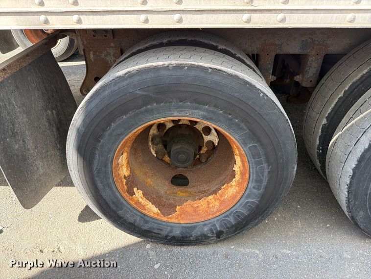 image for item YA5327 2004 Hyundai V12530152-AJS dry van trailer