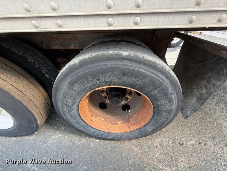 image for item YA5327 2004 Hyundai V12530152-AJS dry van trailer