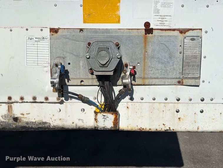 image for item YA5333 2007 Strick dry van trailer
