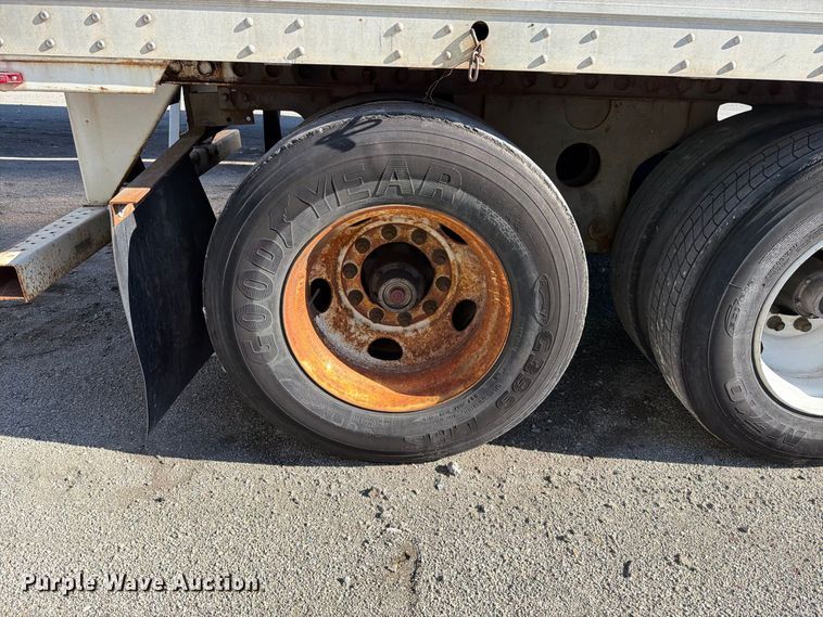 image for item YA5333 2007 Strick dry van trailer