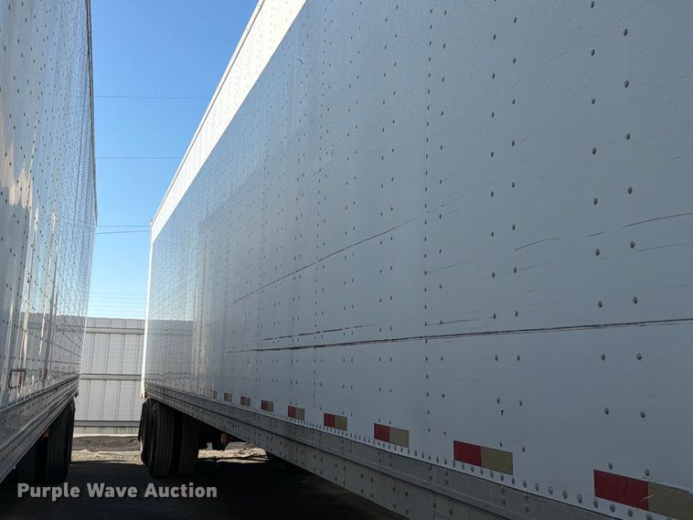image for item YA5335 2005 Strick dry van trailer