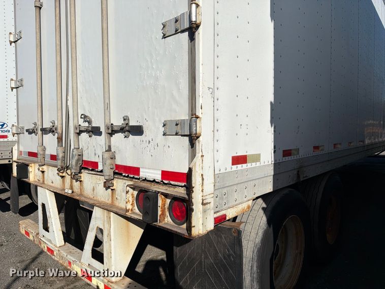 image for item YA5335 2005 Strick dry van trailer