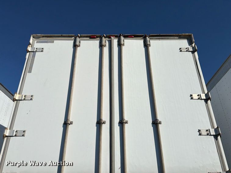 image for item YA5335 2005 Strick dry van trailer