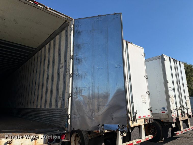 image for item YA5335 2005 Strick dry van trailer
