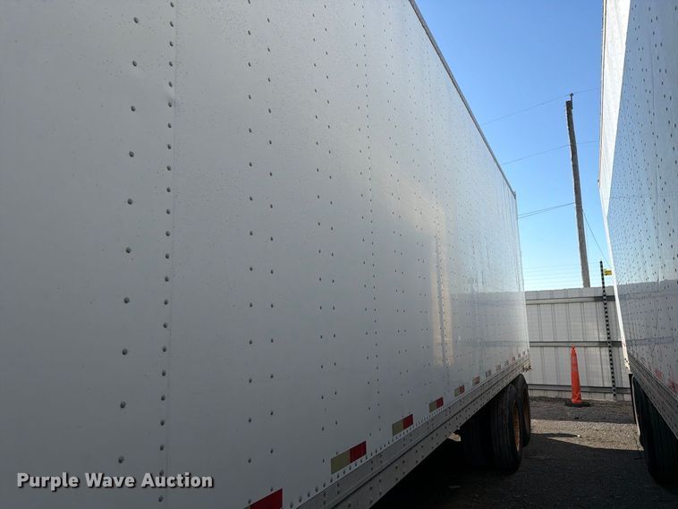 image for item YA5335 2005 Strick dry van trailer