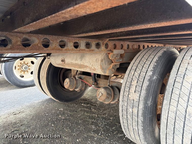 image for item YA5335 2005 Strick dry van trailer