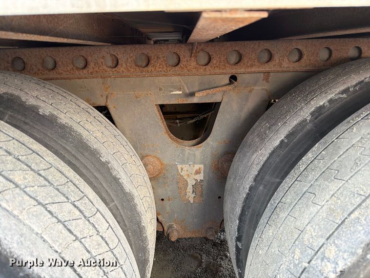 image for item YA5335 2005 Strick dry van trailer