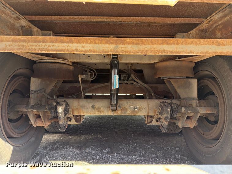 image for item YA5335 2005 Strick dry van trailer