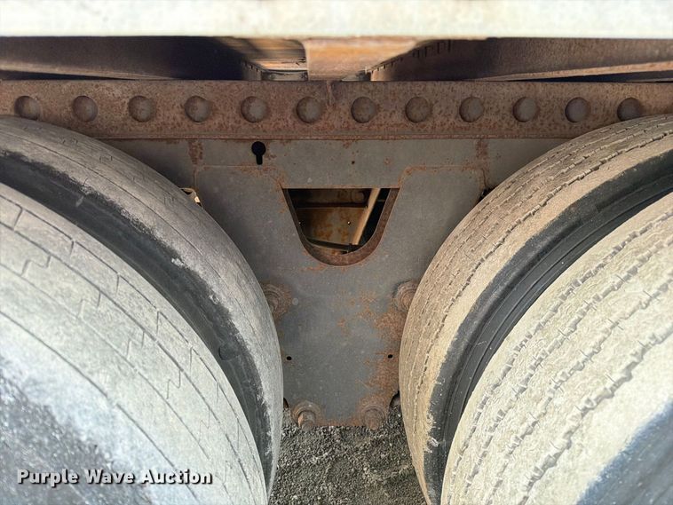 image for item YA5335 2005 Strick dry van trailer