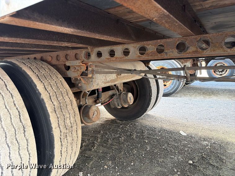 image for item YA5335 2005 Strick dry van trailer