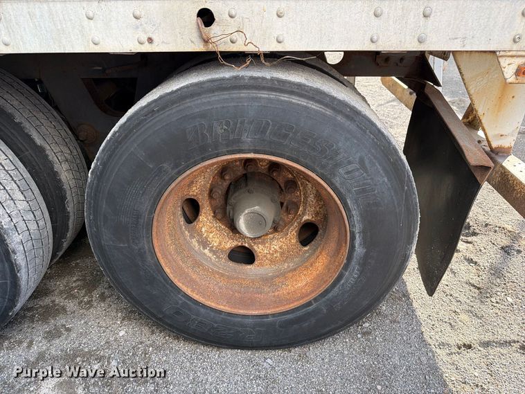 image for item YA5335 2005 Strick dry van trailer