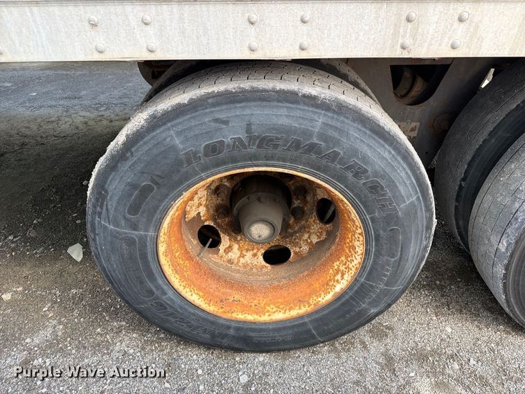 image for item YA5335 2005 Strick dry van trailer