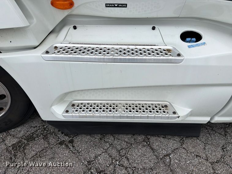 image for item YA5409 2023 International LT625 semi truck