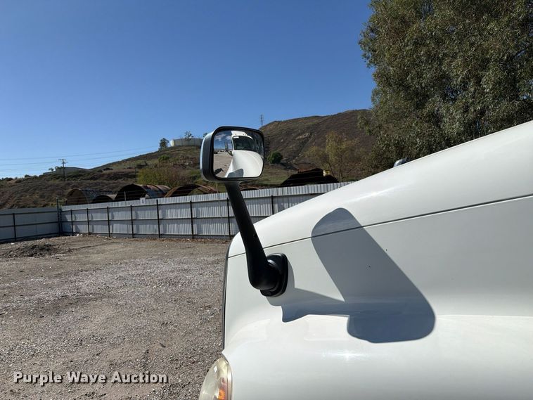 image for item YA5421 2016 Freightliner Cascadia semi truck