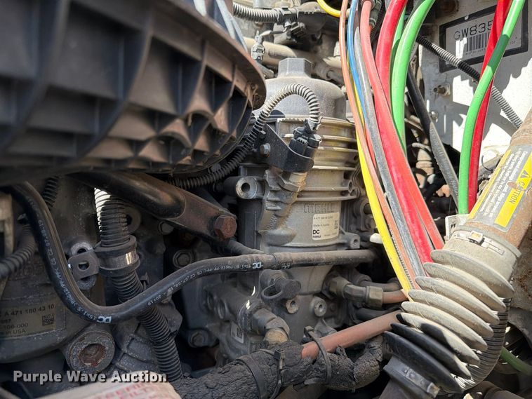 image for item YA5422 2016 Freightliner Business Class M2 semi truck