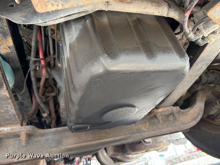 image for item YA5422 2016 Freightliner Business Class M2 semi truck