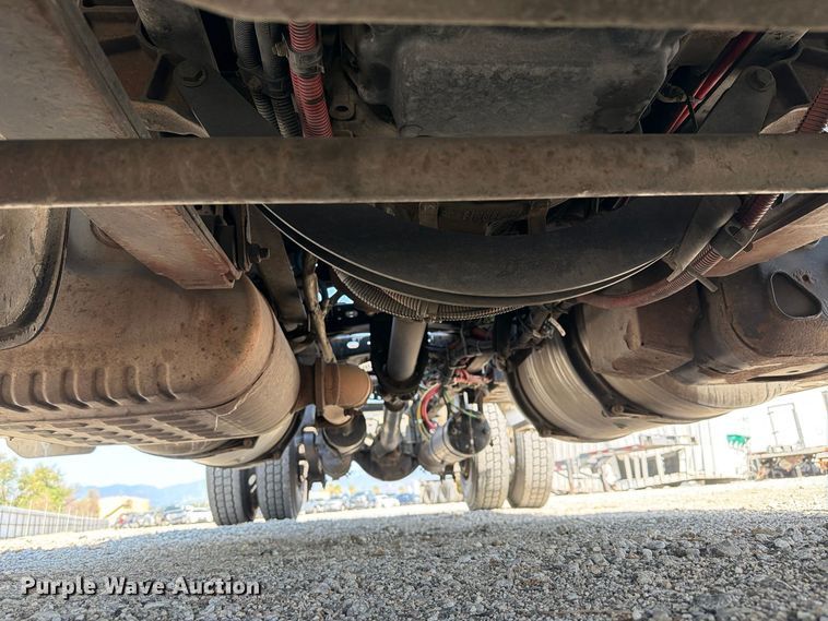image for item YA5422 2016 Freightliner Business Class M2 semi truck