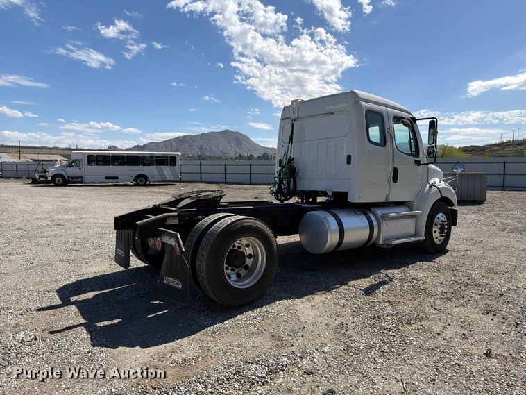 image for item YA5424 2016 Freightliner Business Class M2 semi truck