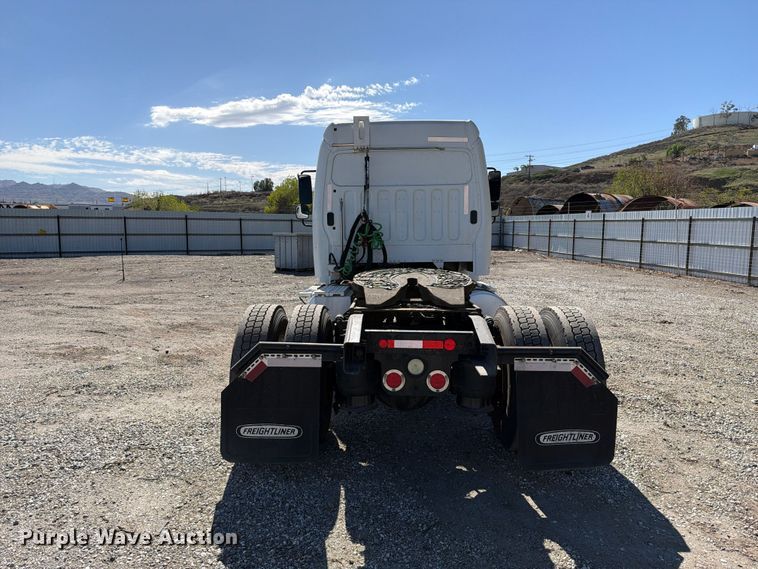 image for item YA5424 2016 Freightliner Business Class M2 semi truck