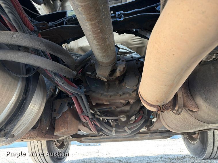 image for item YA5424 2016 Freightliner Business Class M2 semi truck