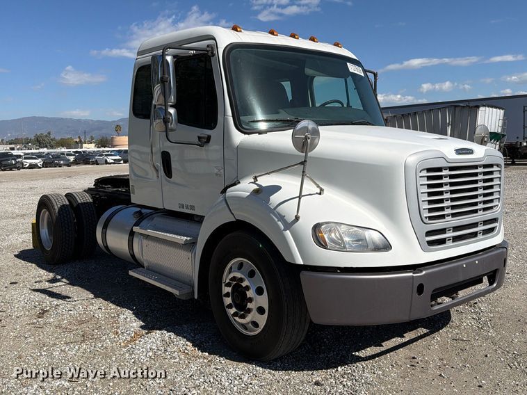 image for item YA5427 2016 Freightliner Business Class M2 semi truck