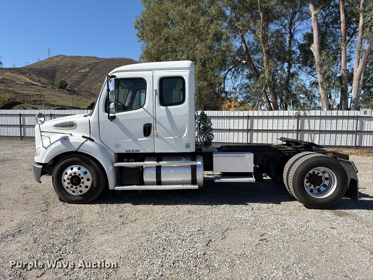 image for item YA5427 2016 Freightliner Business Class M2 semi truck