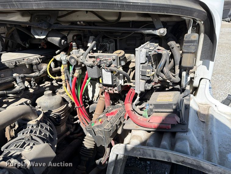 image for item YA5427 2016 Freightliner Business Class M2 semi truck