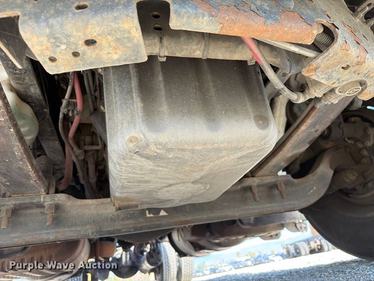 image for item YA5427 2016 Freightliner Business Class M2 semi truck