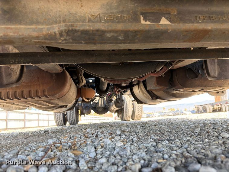image for item YA5427 2016 Freightliner Business Class M2 semi truck