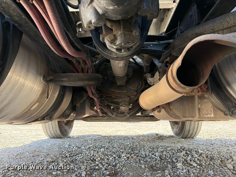 image for item YA5427 2016 Freightliner Business Class M2 semi truck