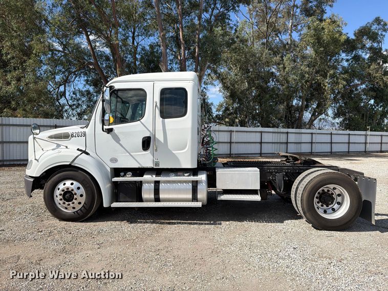image for item YA5429 2016 Freightliner Business Class M2 semi truck