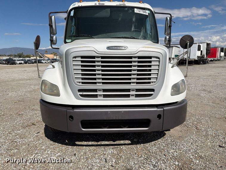 image for item YA5429 2016 Freightliner Business Class M2 semi truck