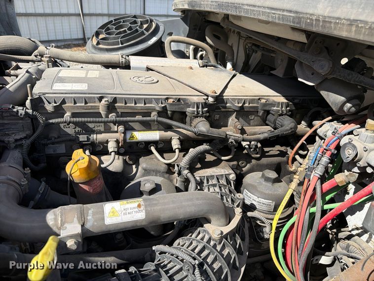 image for item YA5429 2016 Freightliner Business Class M2 semi truck
