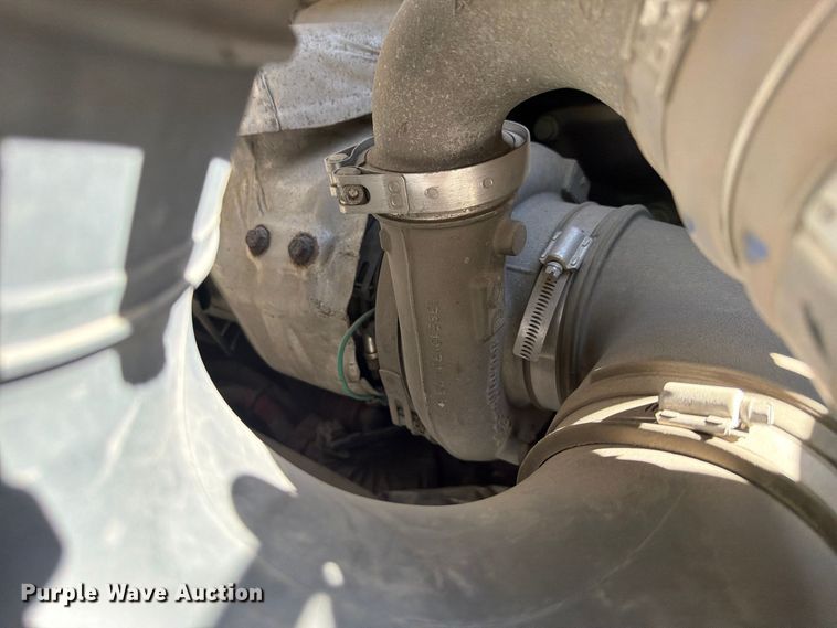 image for item YA5429 2016 Freightliner Business Class M2 semi truck