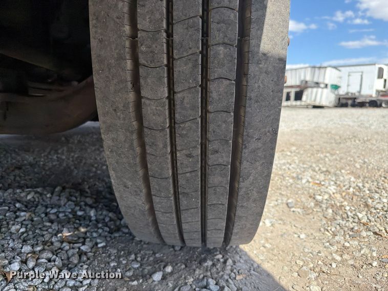 image for item YA5429 2016 Freightliner Business Class M2 semi truck
