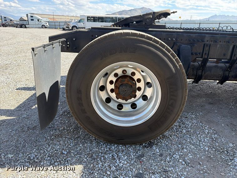 image for item YA5429 2016 Freightliner Business Class M2 semi truck