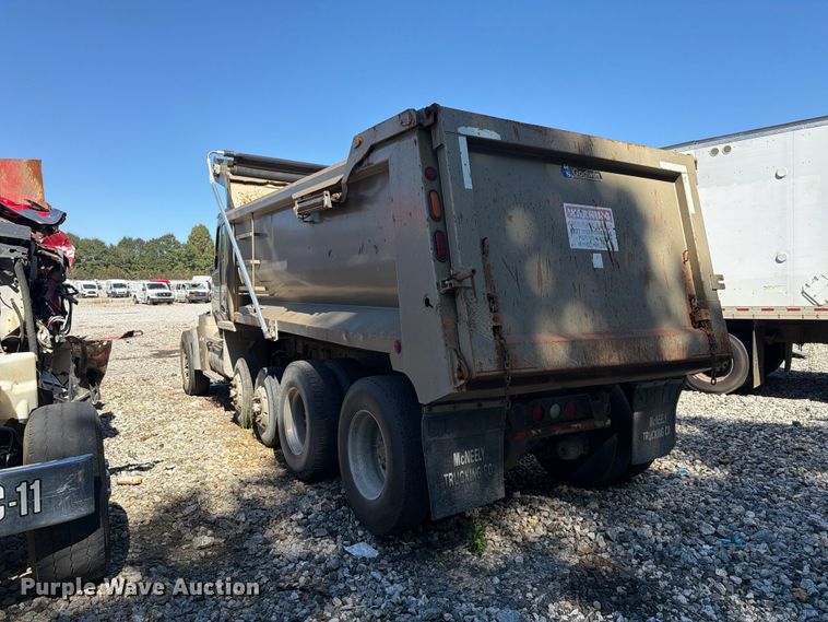 image for item YA5510 2020 Kenworth T880 dump truck