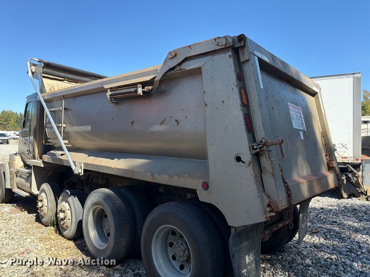 image for item YA5510 2020 Kenworth T880 dump truck