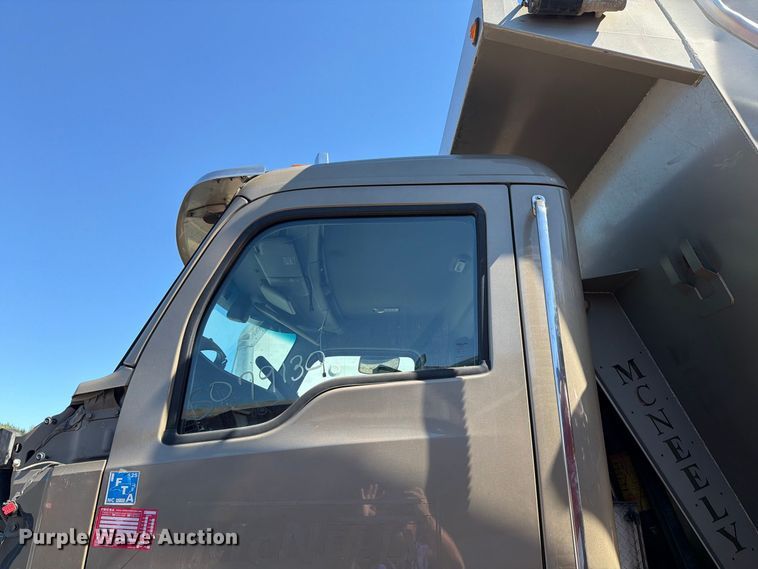 image for item YA5510 2020 Kenworth T880 dump truck